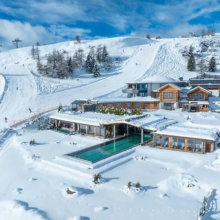 Mountain Feuerberg Resort 4*